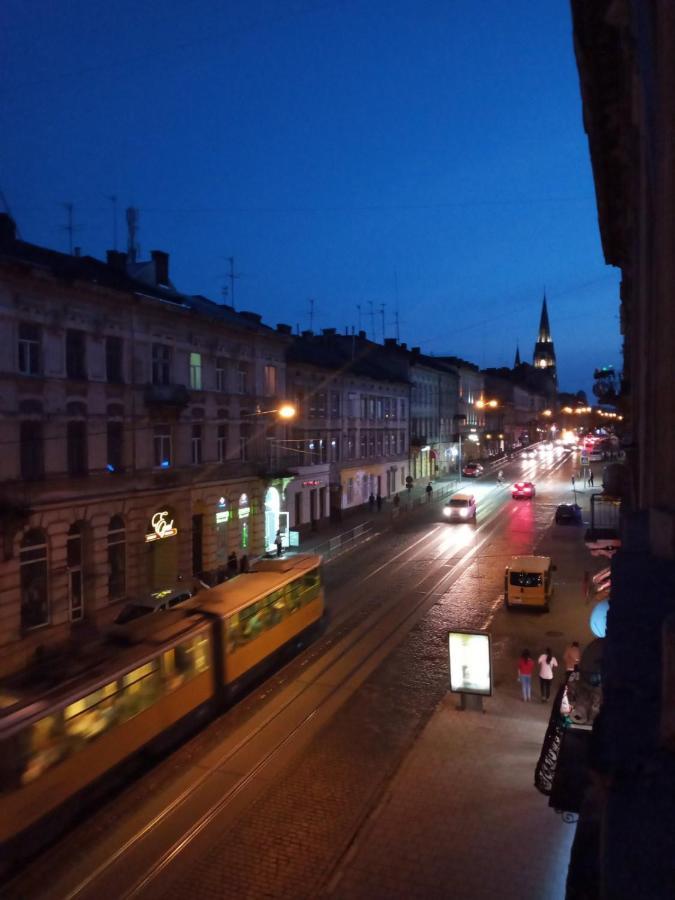 аpartment з балконом жд вокзал, центр Lviv